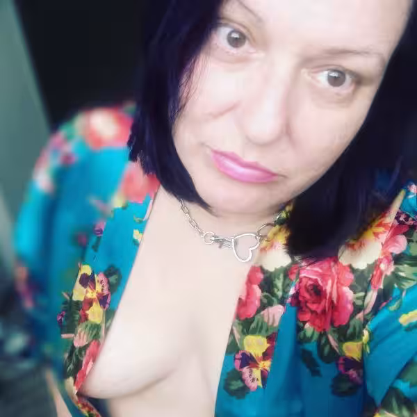 Escort Violet in National City, CA