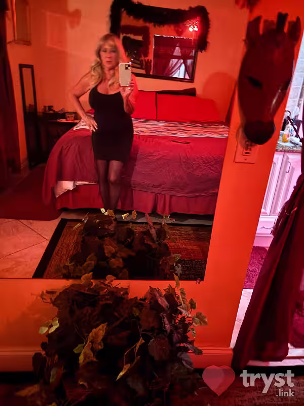 companion/Massage Linda / Candi in Boca Raton, FL