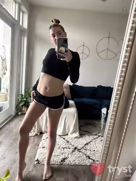 Escort/S&M Essie in Charlotte, NC