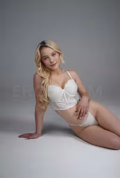 Escort/Massage Flora in Dallas, TX