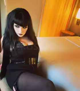 Escort/S&M Krista Garland / Krista Bowie in Chicago, IL