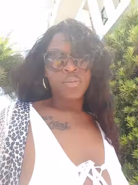 Ms Black / Gia Godiva