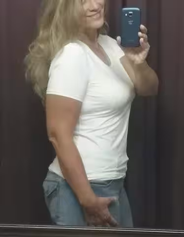 companion/Massage Kendall Snow in Milwaukee, WI