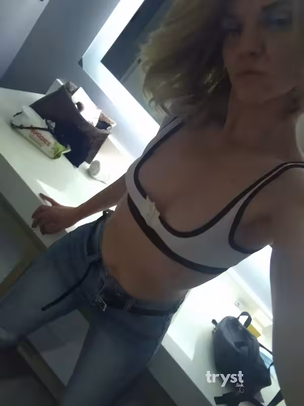 companion Nina Banx in Minneapolis, MN