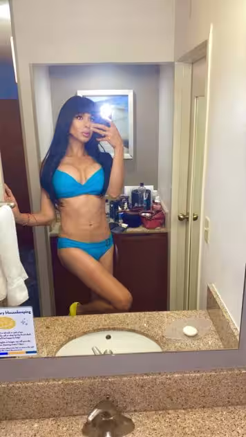 companion TS Astoria/Veronica/Gloria Kharam in Queens, NY