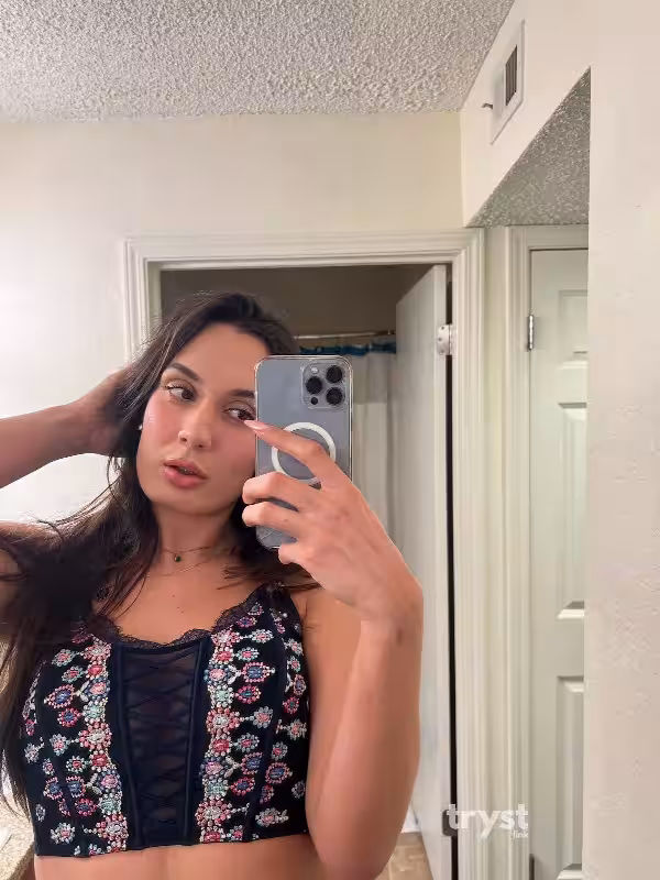 Escort Karolina in Salt Lake City, UT