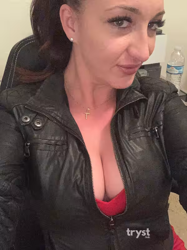 companion/Massage Lyndsey Lux in San Diego, CA