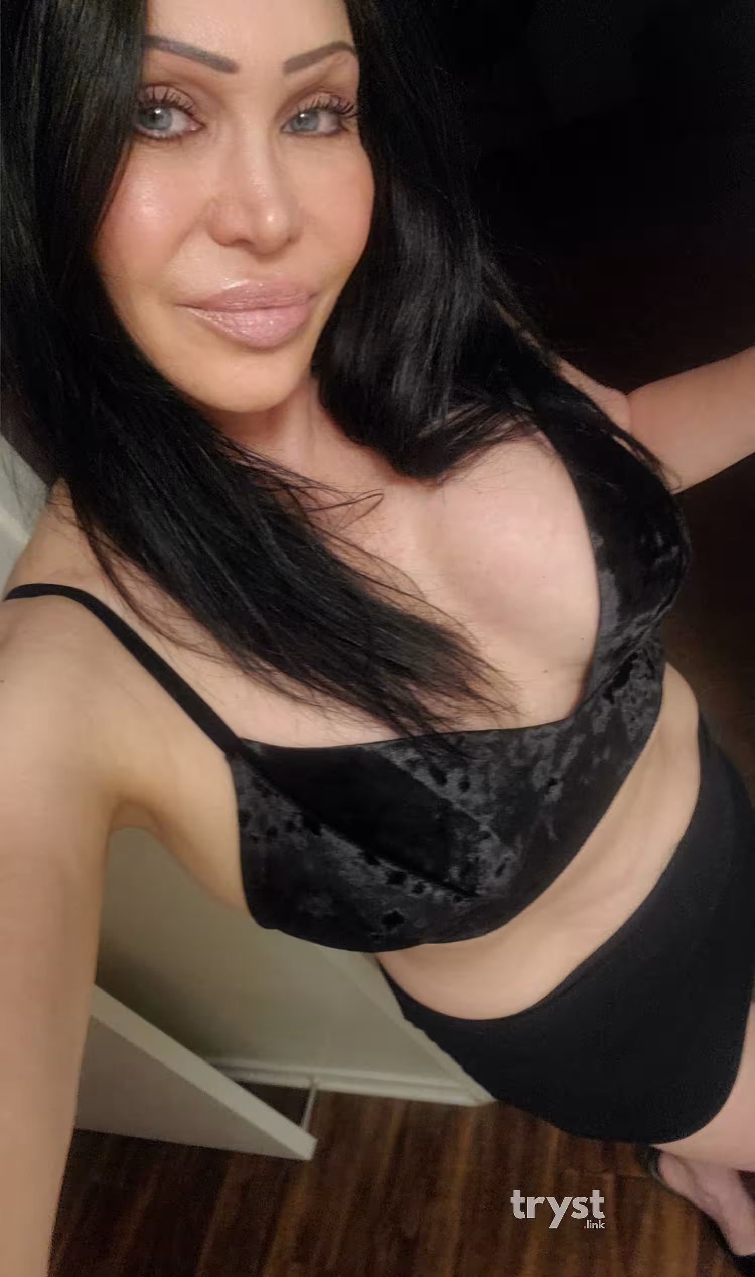 Suzanne Stephens | Escort | Los Angeles