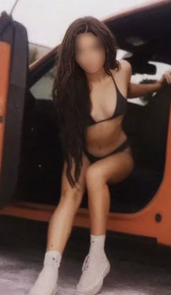 Sloan | Chicago | Escort