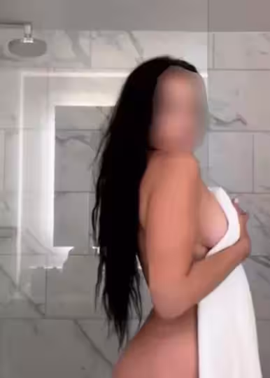 Sloan | Chicago | Escort